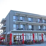 阿加彼马马亚酒店 3*